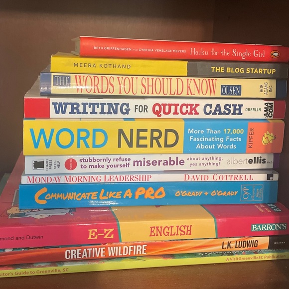 Meet your Posher, Attic Granny - Picture 6 of 16